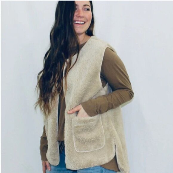 Easel Mauve Faux Fur Front Pockets Front Pockets Oversized Loose Fit Teddy Vest - Picture 2 of 9